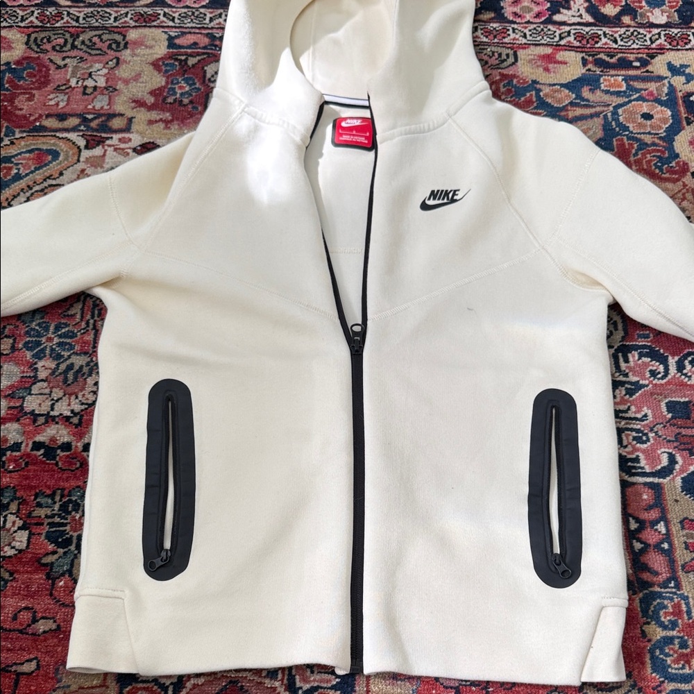 Nike Tech Cream Hooded Full-Zip Jacket with Black Trim kids unisex sz L
